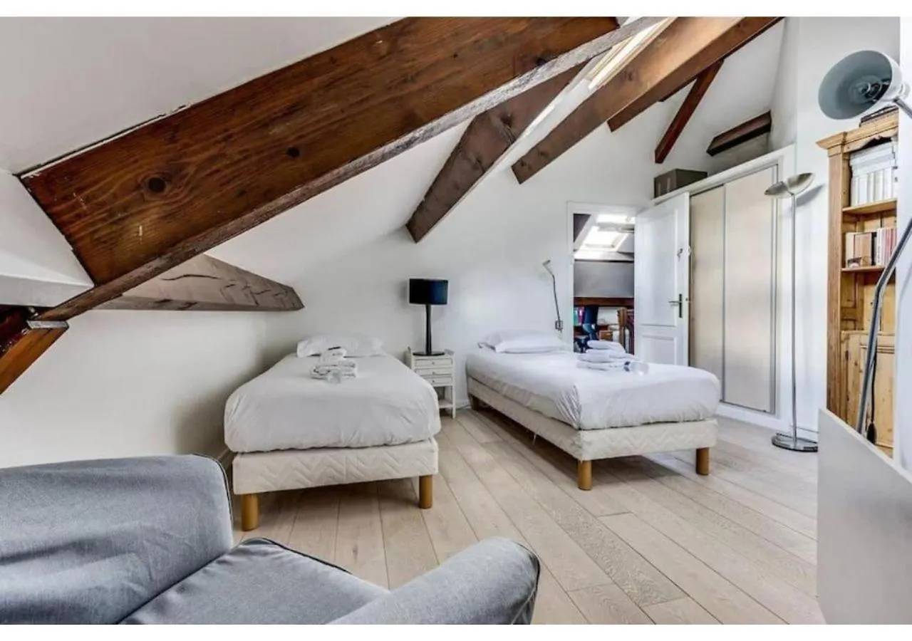 The Wonder - Duplex & Quiet - Piano -Latin Quarter Apartment Paris 0*,  France